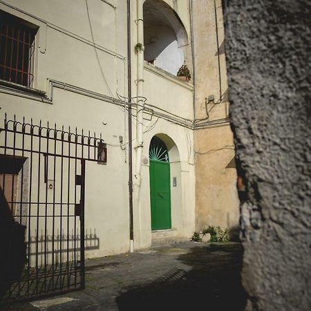 Elegant B&B - Il Vicolo Storico Salerno Exterior foto