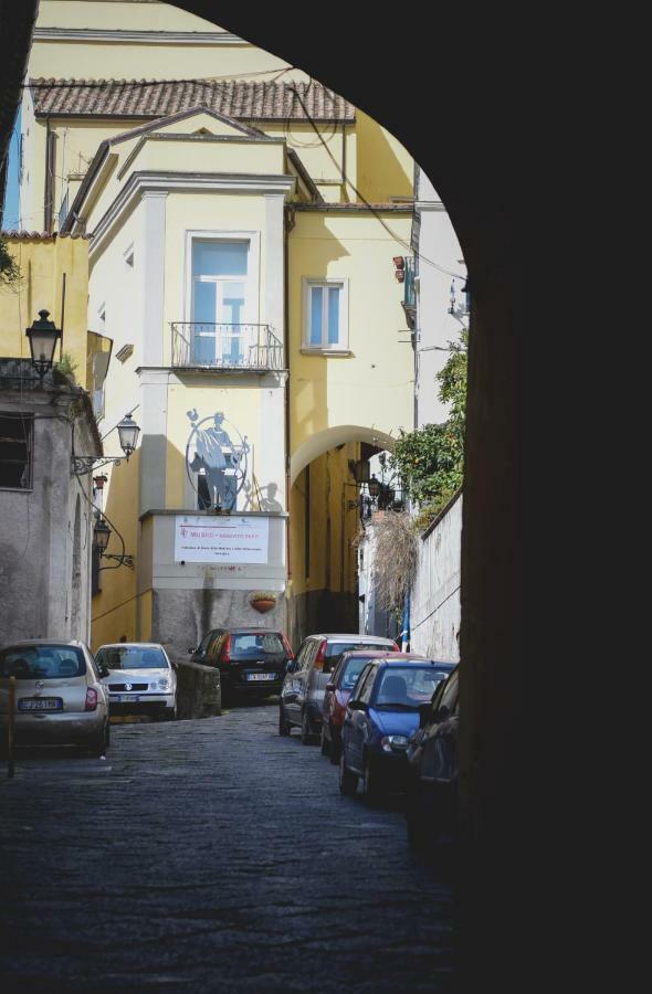 Elegant B&B - Il Vicolo Storico Salerno Exterior foto